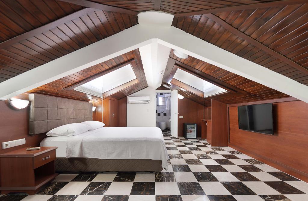 Castle Old Town (c.o.t.)