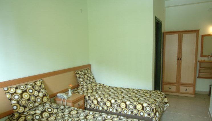 May Garden Club Hotel