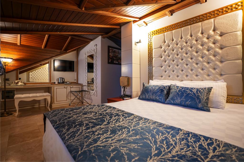 Castle Old Town (c.o.t.)