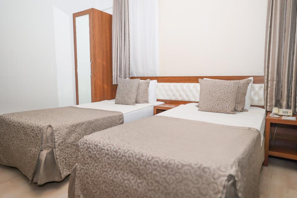 The Corner Park Hotel