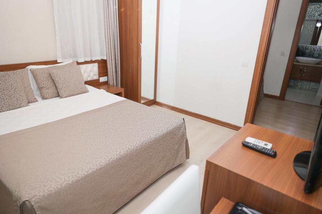 The Corner Park Hotel