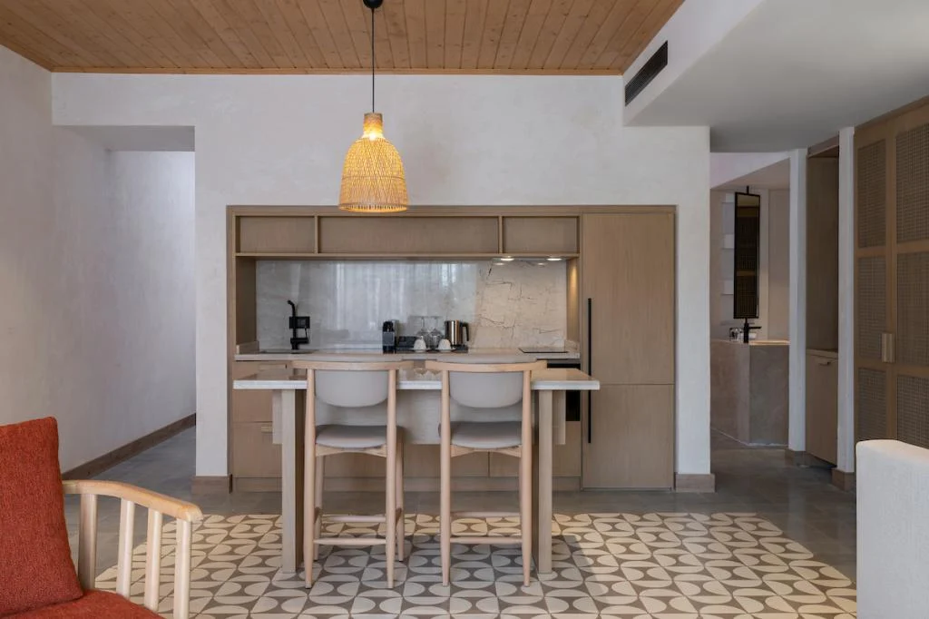 Mekvin Suites Villas