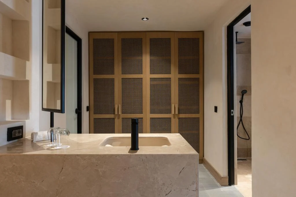 Mekvin Suites Villas