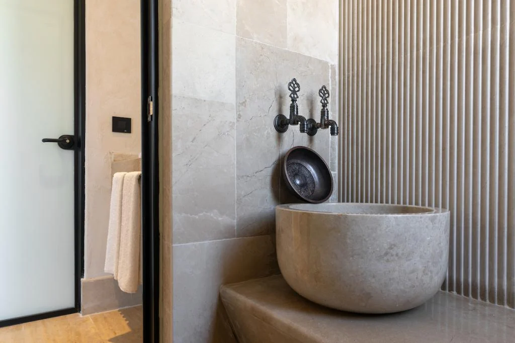 Mekvin Suites Villas