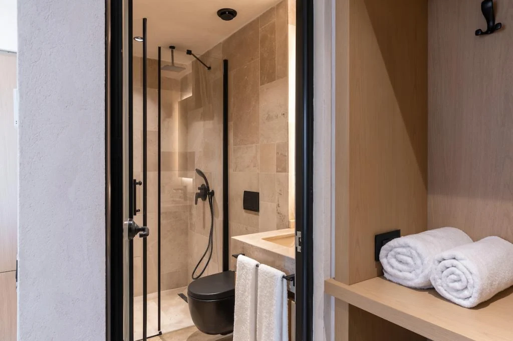 Mekvin Suites Villas