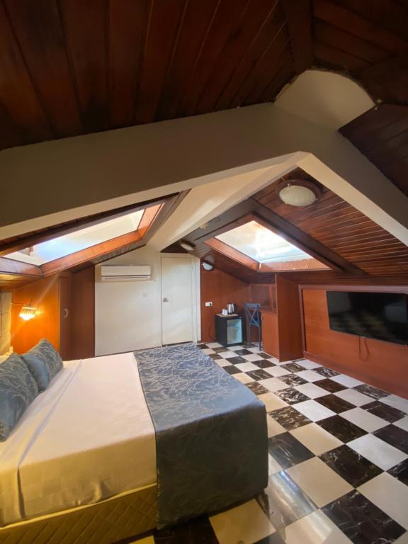 Castle Old Town (c.o.t.)