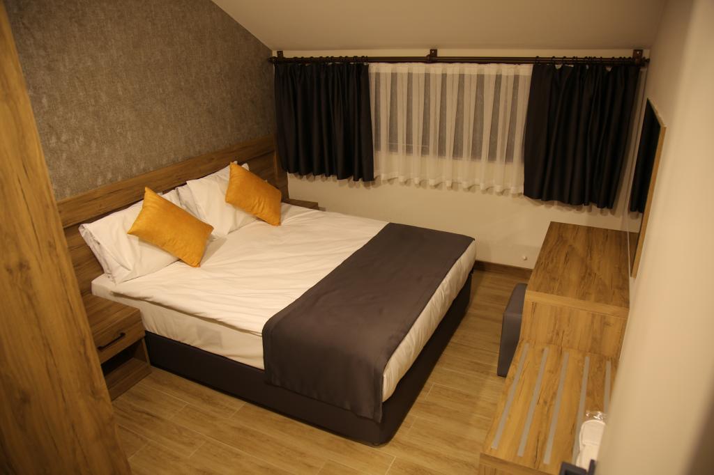 Golden World Suite Hotel