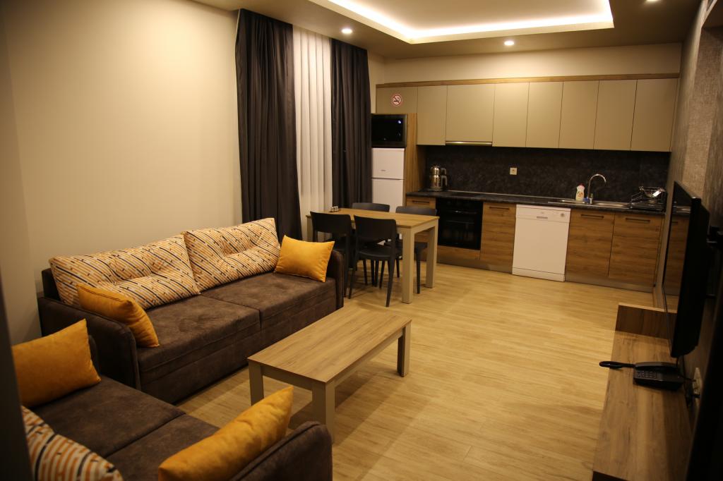 Golden World Suite Hotel