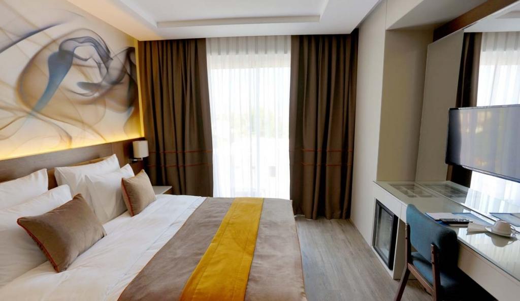 B Business Hotel & Spa