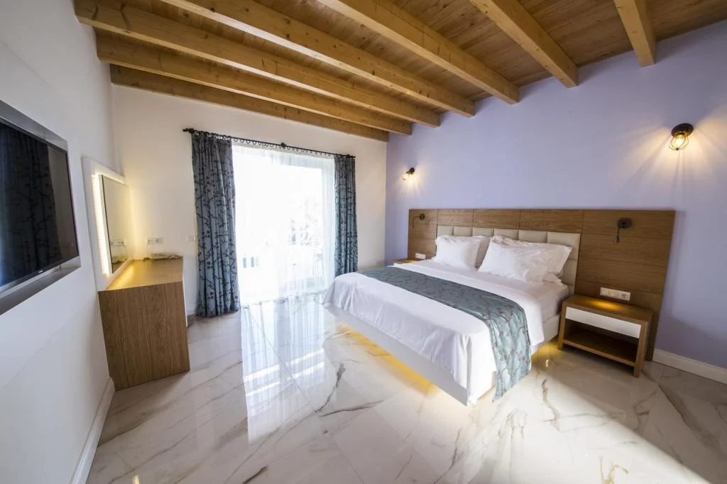 Blanca Beach Hotel (+12)