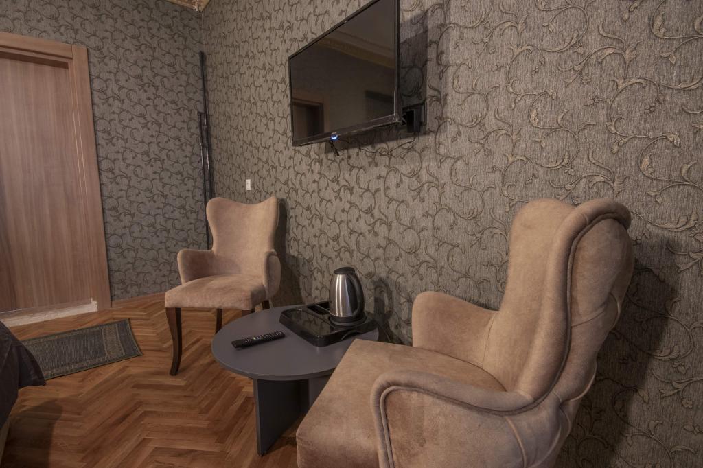 Ares Business Suit Hotel