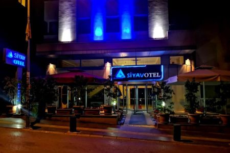 Siyav Otel