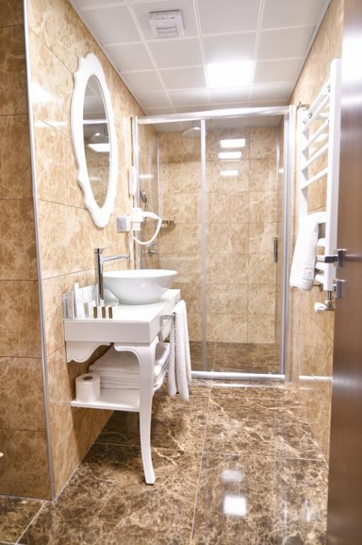 Güvenay Business Hotel