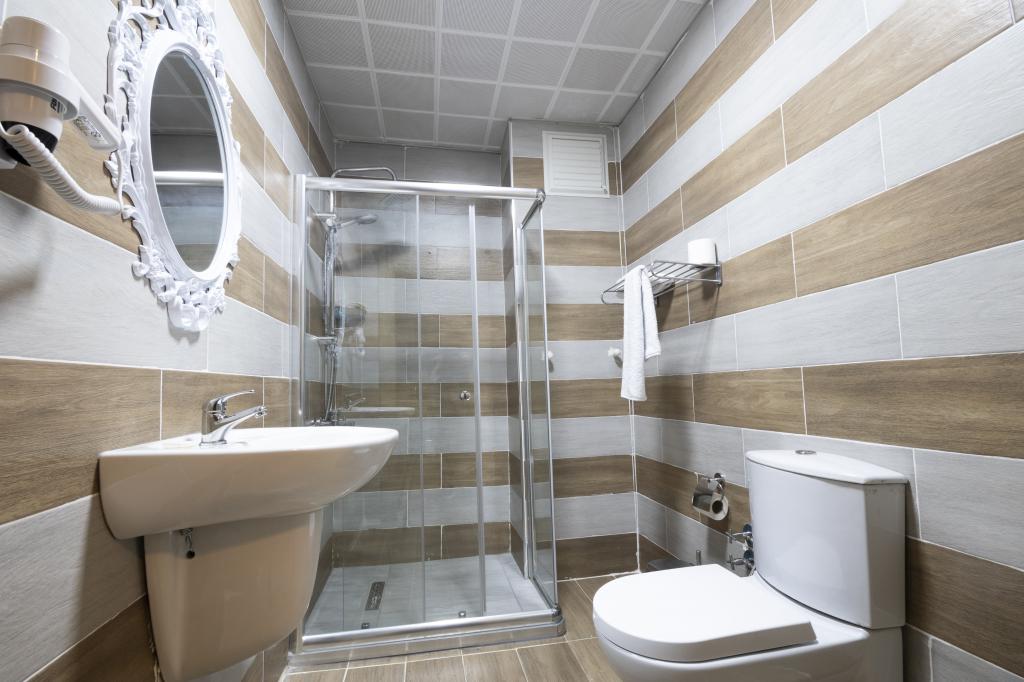 Ares Business Suit Hotel