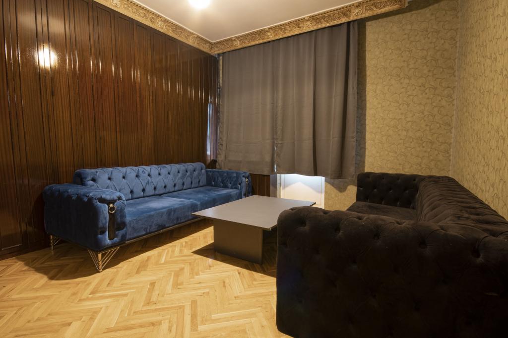 Ares Business Suit Hotel