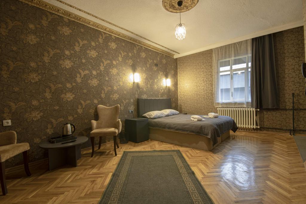 Ares Business Suit Hotel