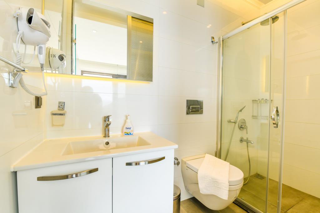 Hotel Kuluhana and Villas