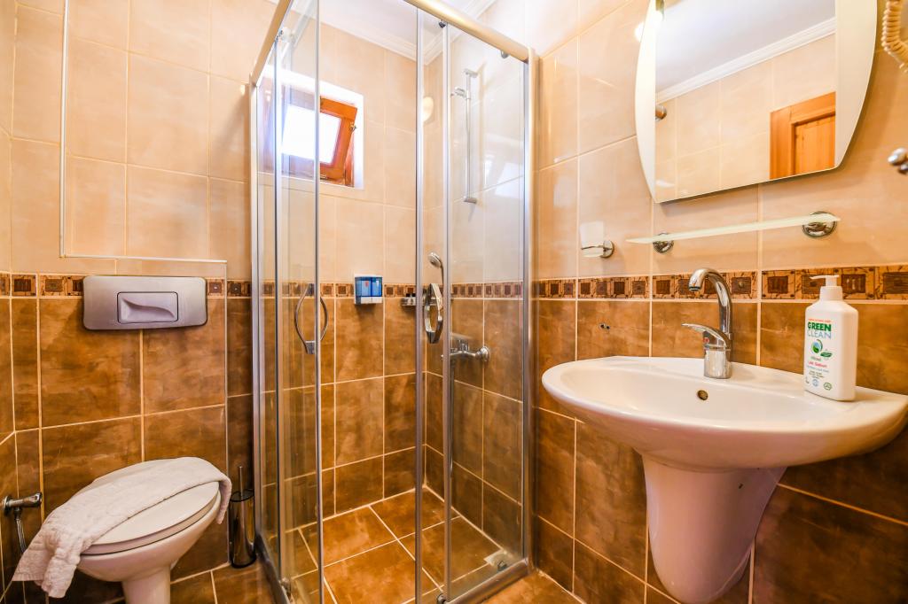 Hotel Kuluhana and Villas