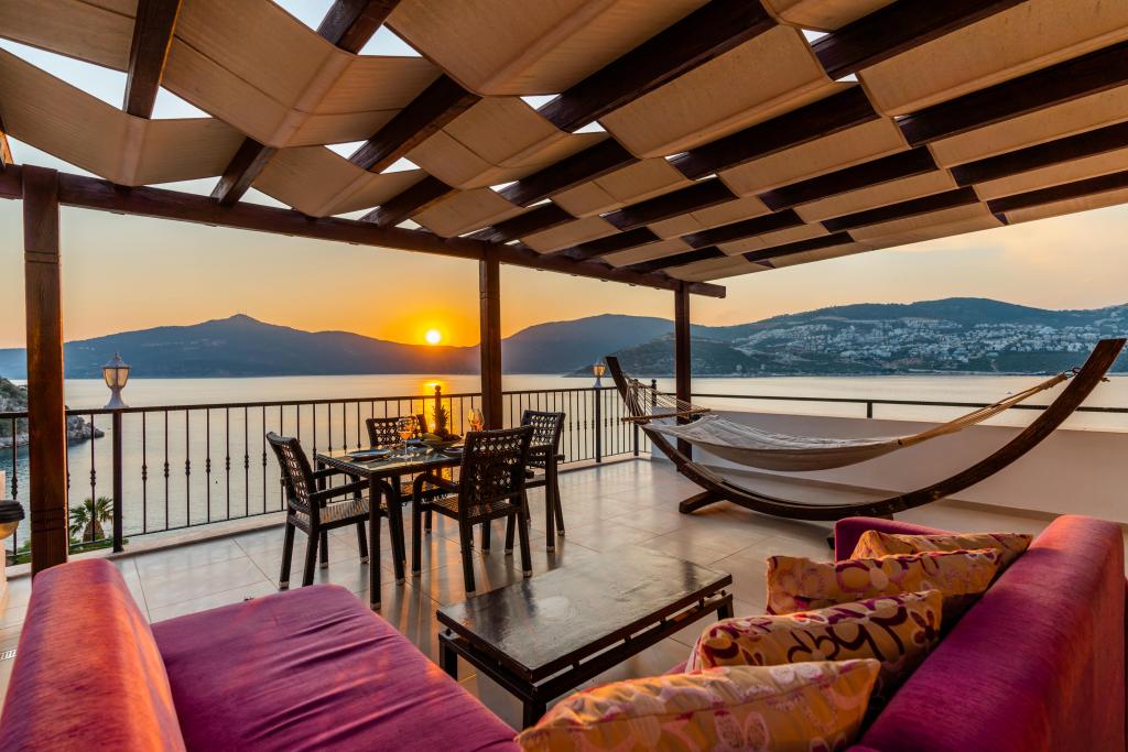 Hotel Kuluhana and Villas