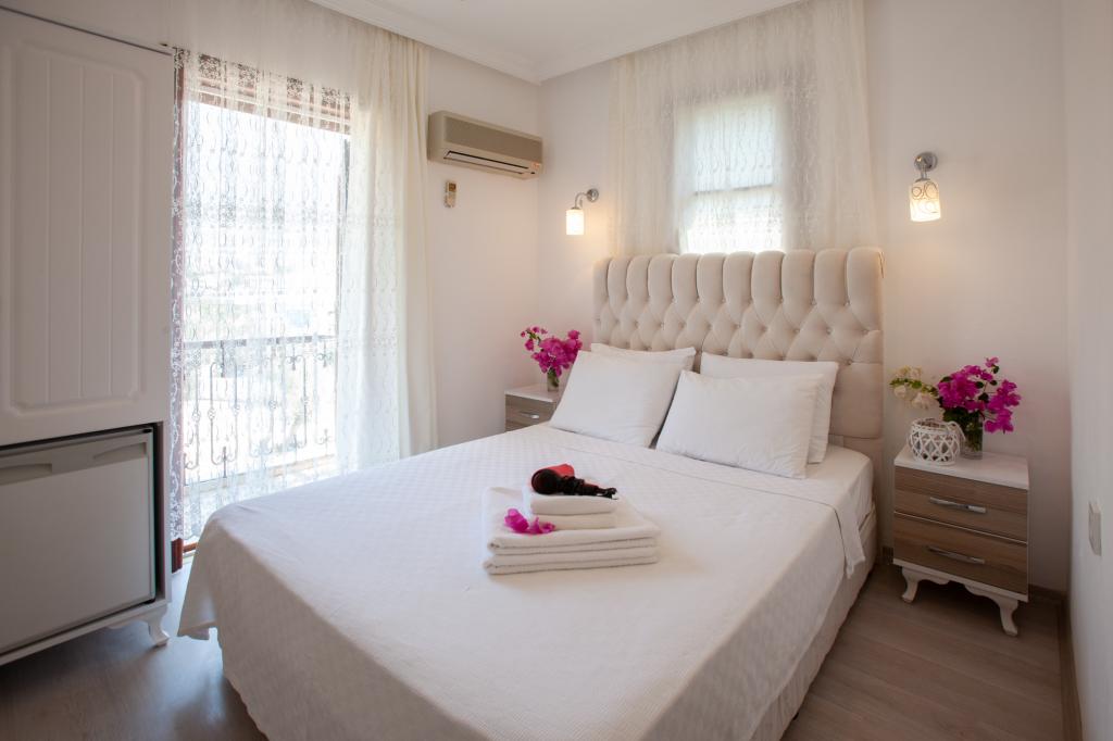 Papermoon Hotel And Apartments