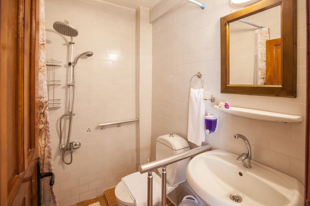 Papermoon Hotel And Apartments