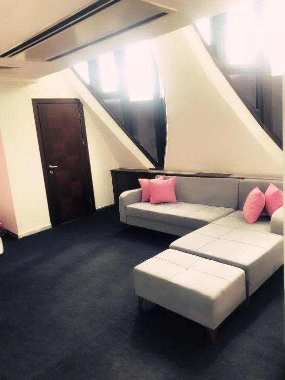 Colorful Apart Ankara