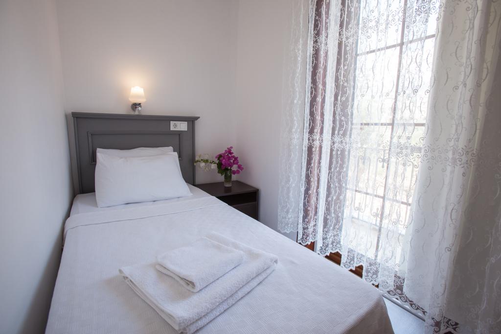 Papermoon Hotel And Apartments