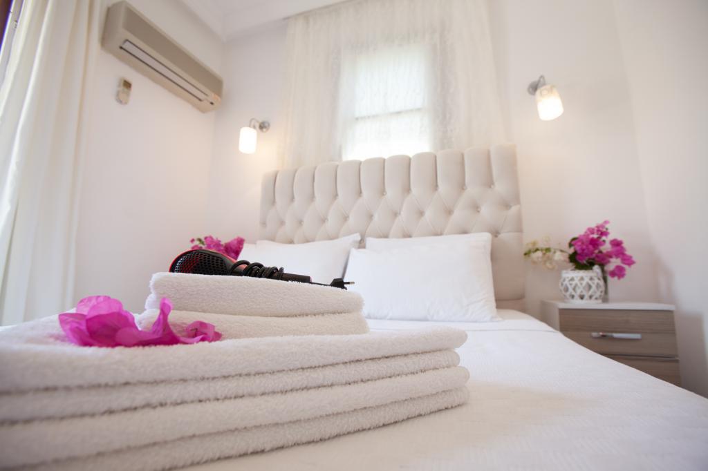 Papermoon Hotel And Apartments