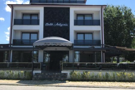 Antigonia Hotel