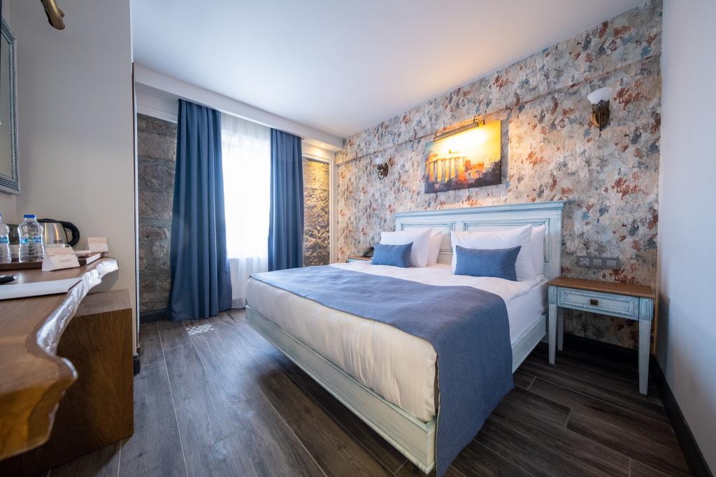 Assos Troy Port Hotel (+8)