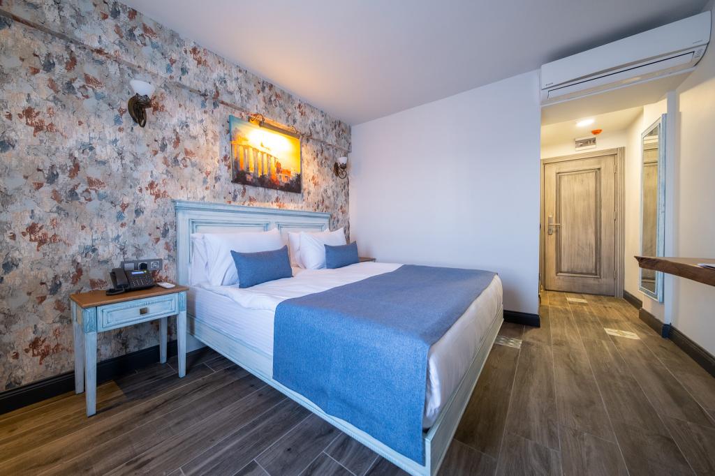 Assos Troy Port Hotel (+8)