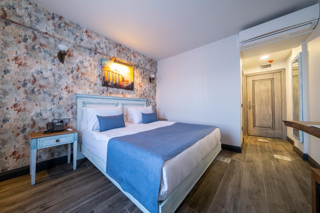 Assos Troy Port Hotel (+8)