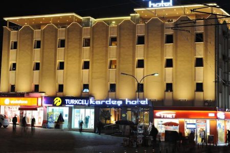 Kardeş Otel