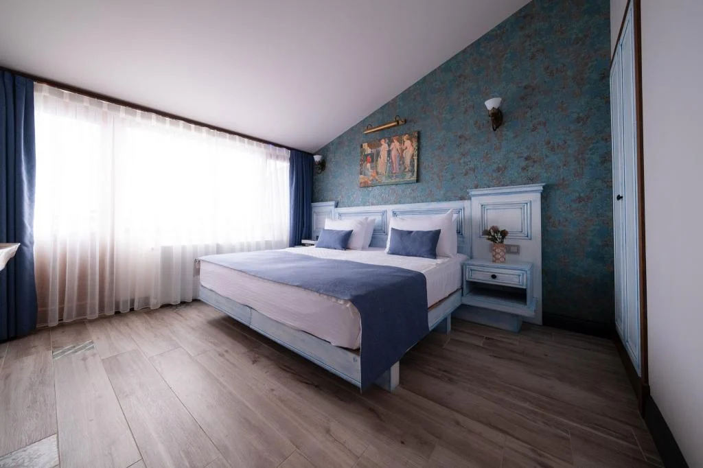 Assos Troy Port Hotel (+8)