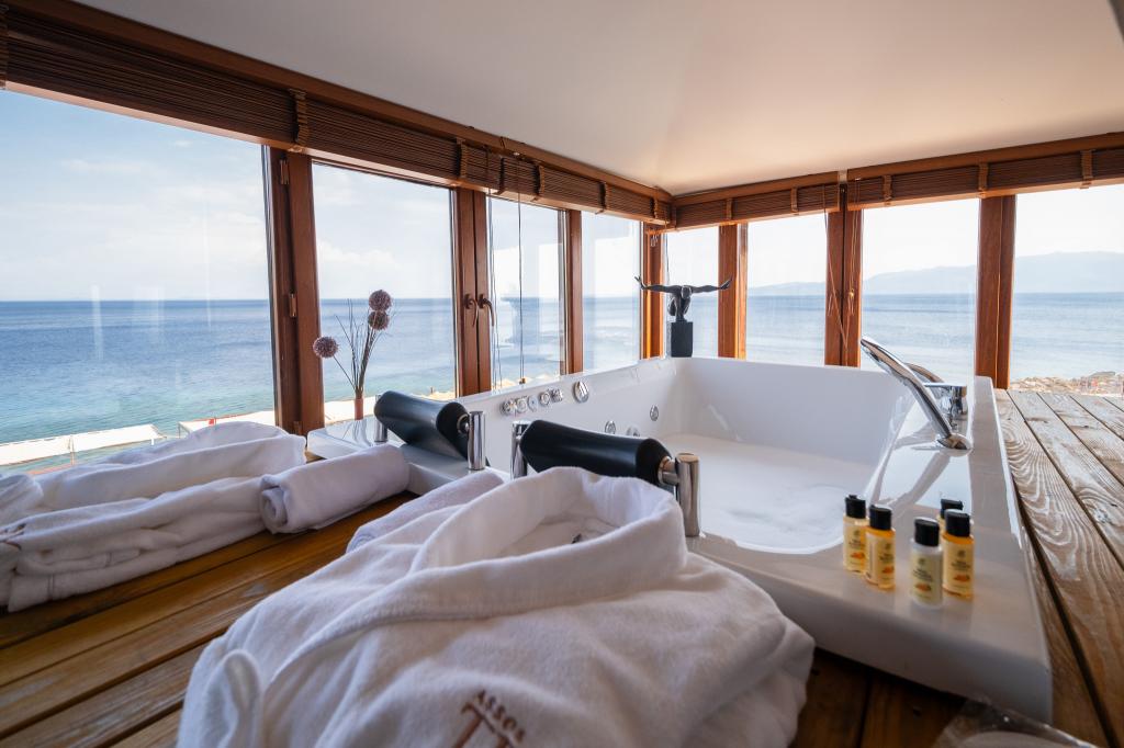 Assos Troy Port Hotel (+8)