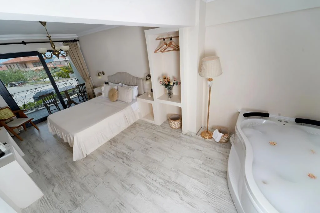 Cunda House Küçük Otel