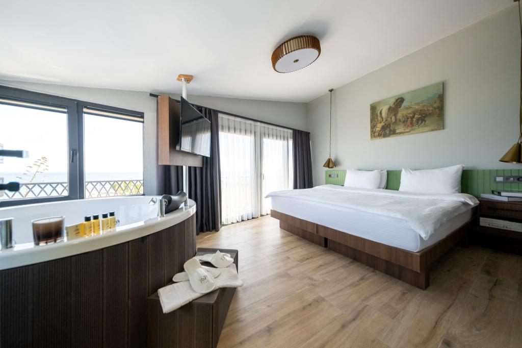 Assos Troy Beach Hotel