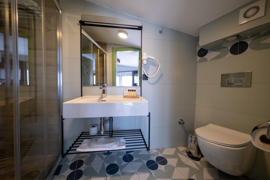 Assos Troy Beach Hotel