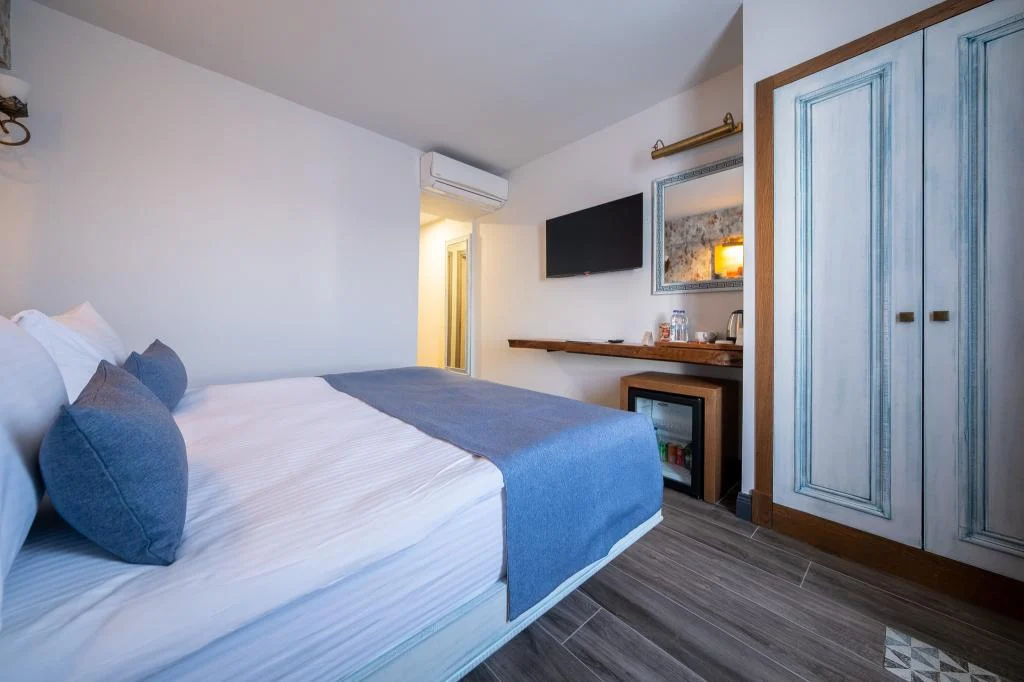 Assos Troy Port Hotel (+8)