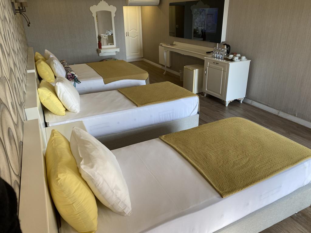 Assos Longevity Hotel (+12 ) yetiskin oteli