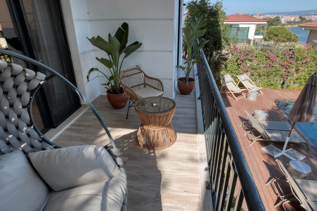 Cunda Pier +12 Adults