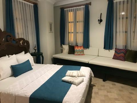 Ayvalık Rebetiko Otel