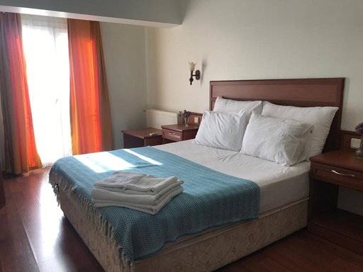 Menekşe Hotel Ayvalık