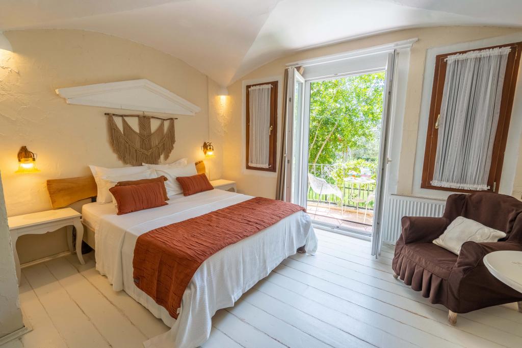 Cunda Battalos Küçük Otel +13