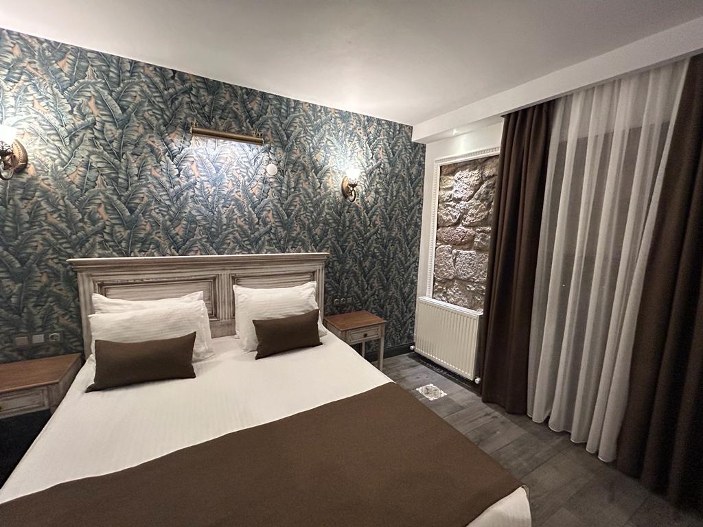 Assos Troy Port Hotel (+8)