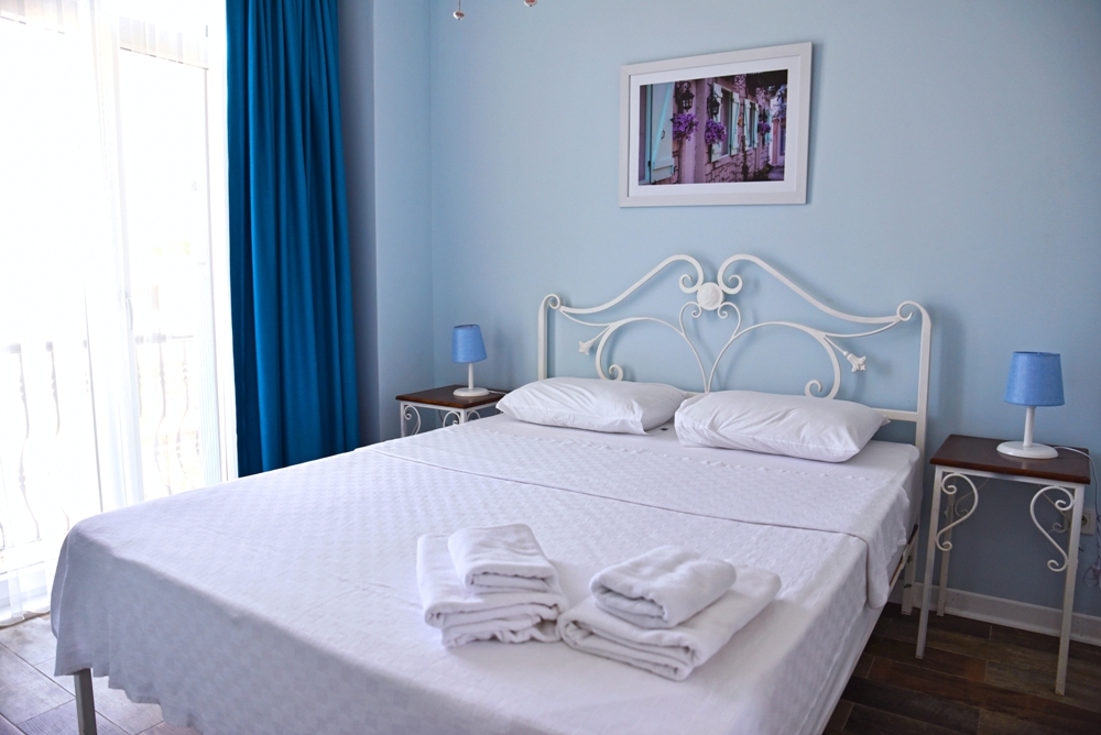 Zeytin Arası Taş Evler