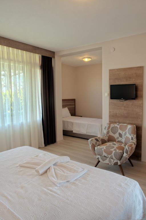 Palm Beach Otel Küçükkuyu