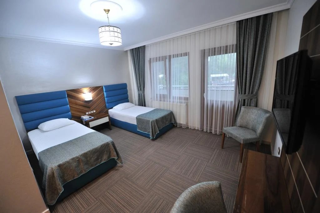 Oylat Kaplıcaları Çağlayan Otel