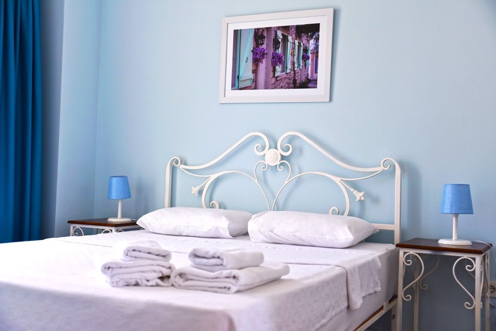 Zeytin Arası Taş Evler