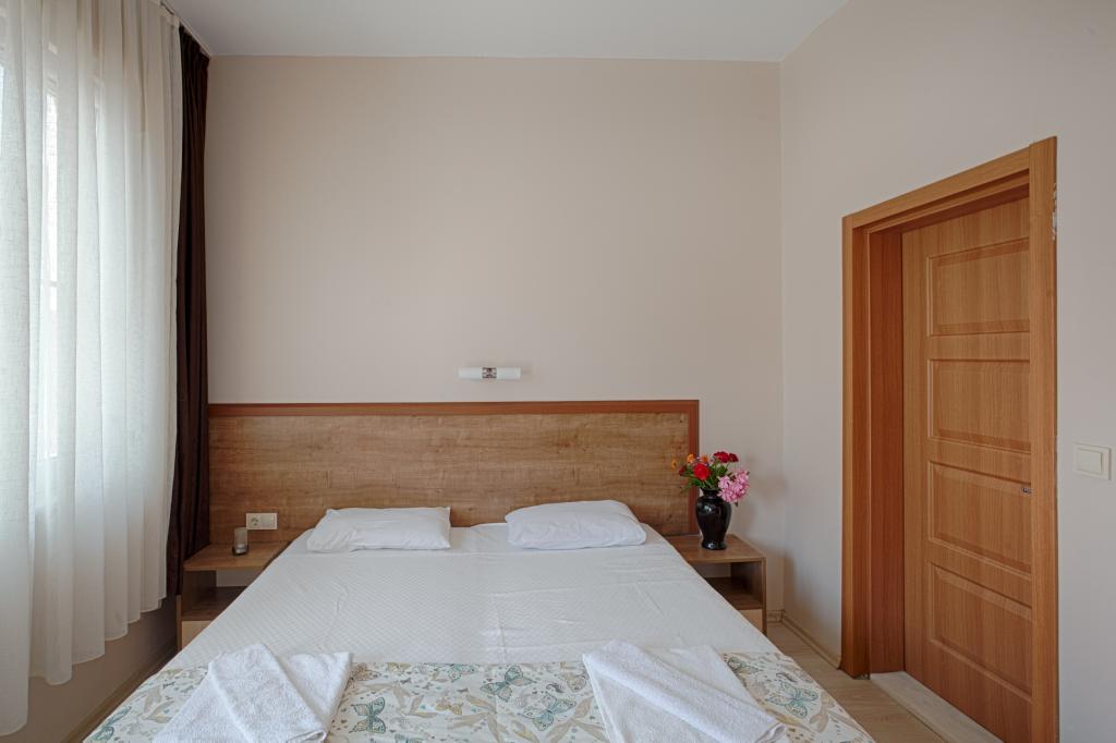 Palm Beach Otel Küçükkuyu